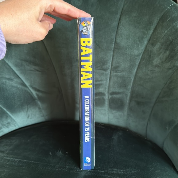 BRAND NEW Batman: A Celebration of 75 Years (DC Comics, 2014) - Picture 3 of 3